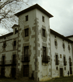 Palacio Insausti en Azkotia, donde se celebraban las tertulias de la Real Sociedad Bascongada de los Amigos del País, y actual sede de la misma.